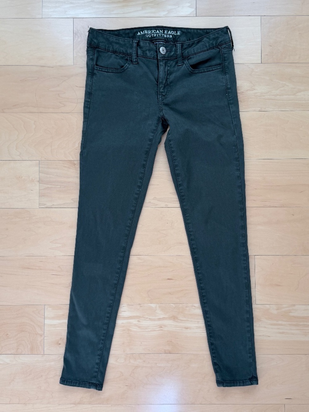 American Eagle~Olive Green~Super Stretch Jegging~Size 4R